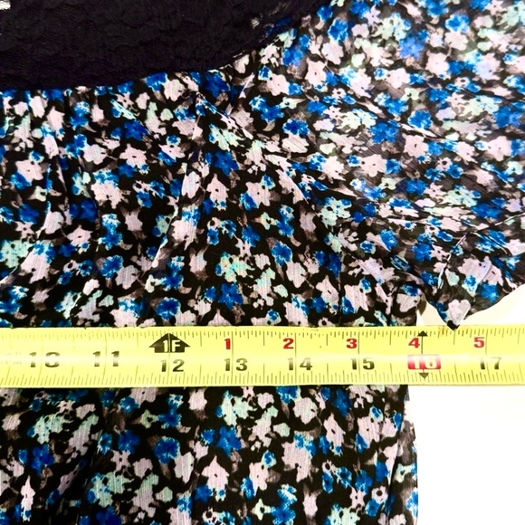 Vero Moda Black and Blue Short Sleeve Floral Dress with Lace Women’s Size M NWT - Picture 8 of 10